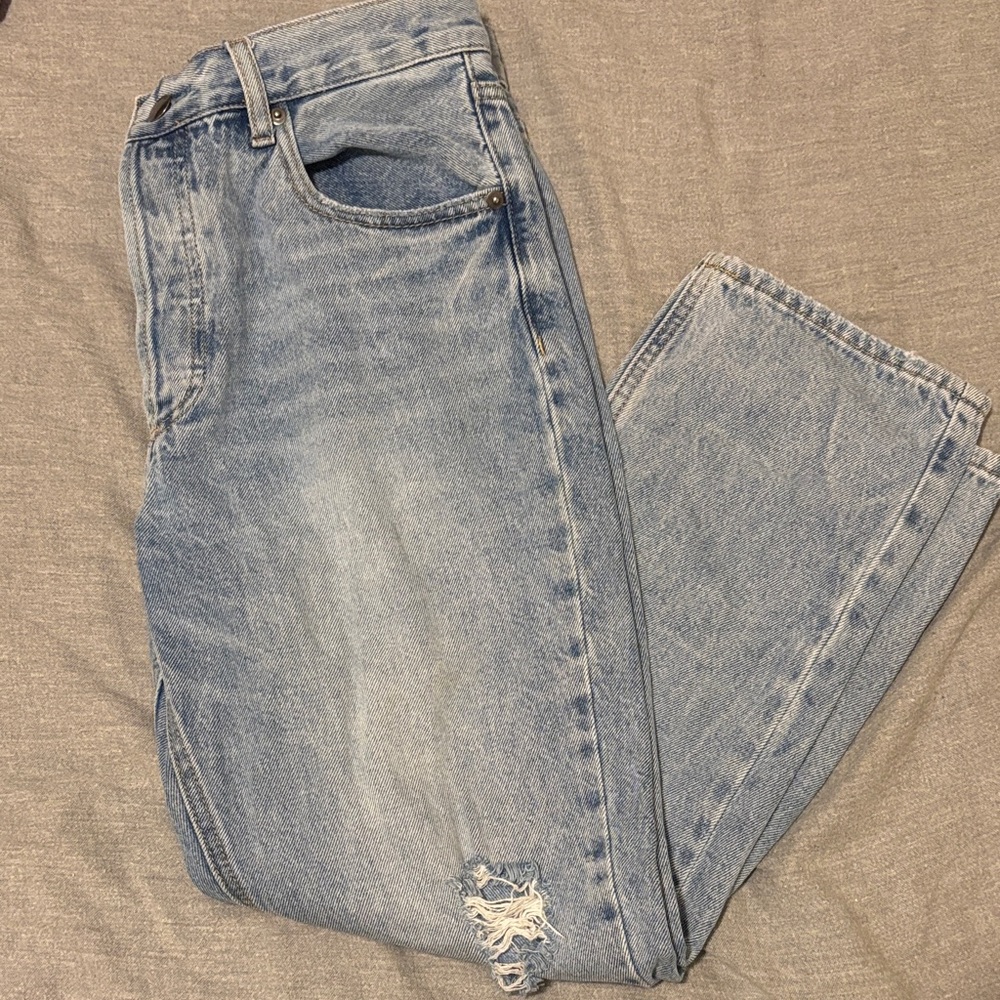 Classic Light Blue Distressed Cropped Jeans